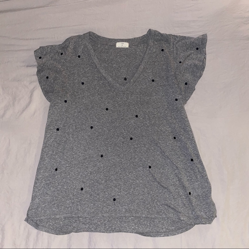 Gray t-shirt with black polka dots